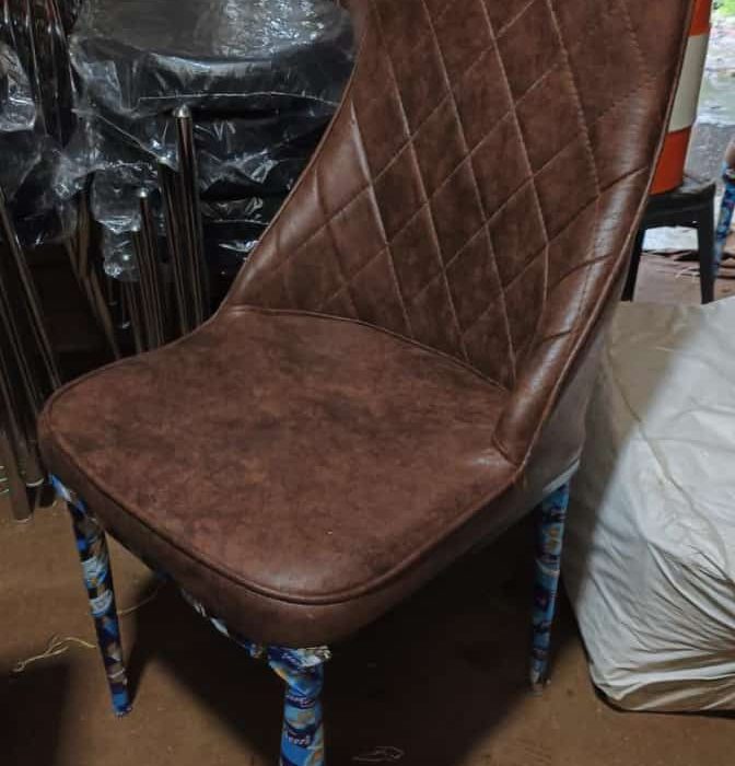 Vintage Leatherette Dining Chair with Diamond-Stitch Backrest – Rustic Brown